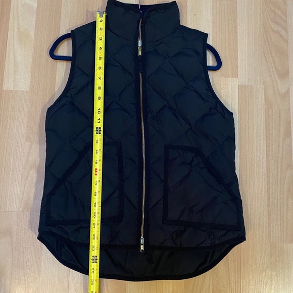JCrew Quilted Black Puffer Vest EUC - Picture 4 of 5
